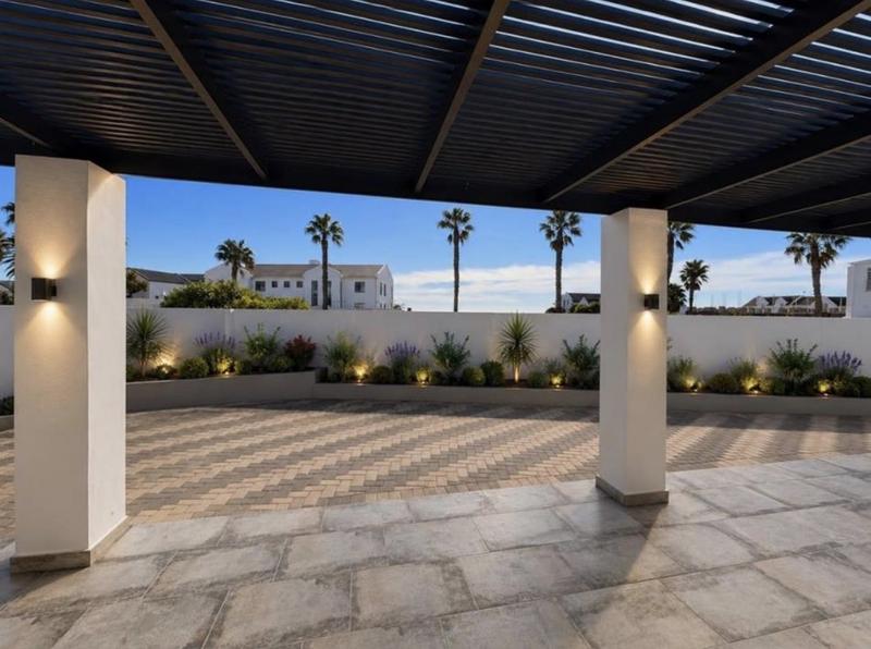 3 Bedroom Property for Sale in Golden Mile Western Cape